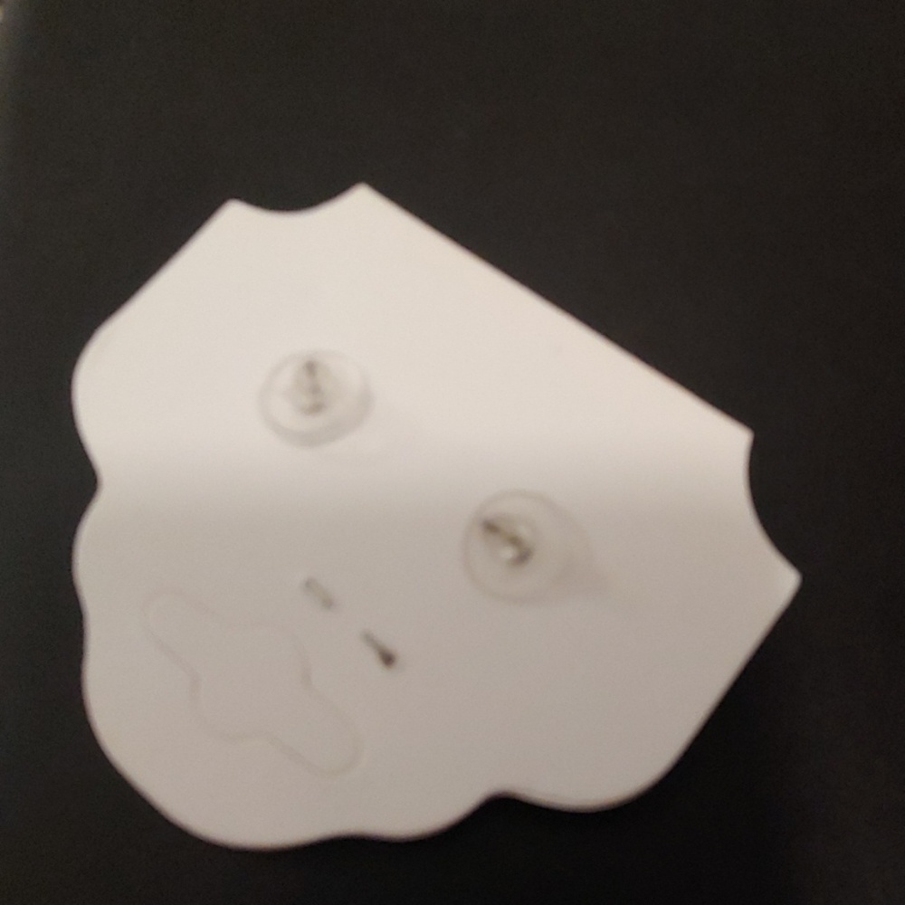 Earrings - Picture 2 of 4